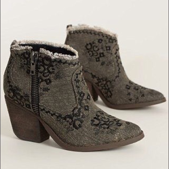 Embroidery Western Cowboy Booties - Picture 8 of 8